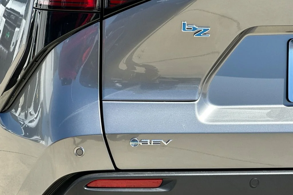 New 2026 Heavy Metal <sup>1</sup> Toyota  XLE image 25