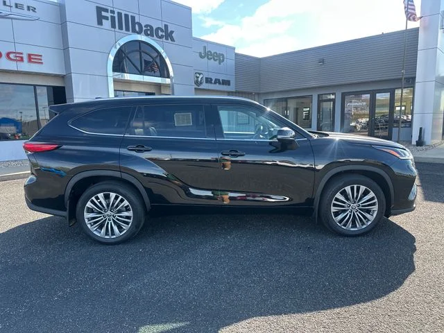 Used 2021 Black Toyota Platinum image 9