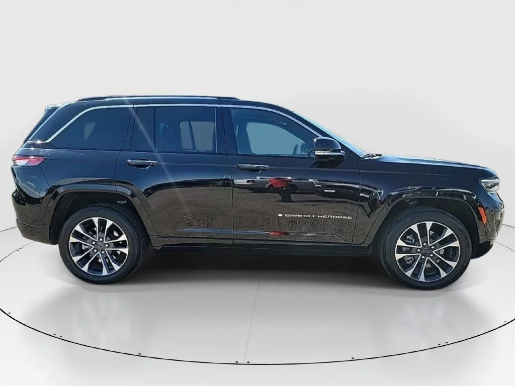 Used 2023 Black Jeep Overland 4xe image 4