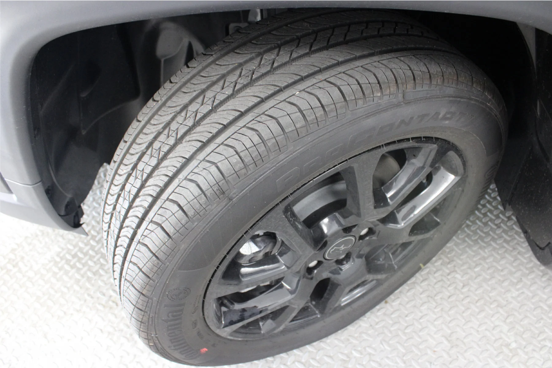 New 2026 Diamond Black Crystal Pearl-Coat Exterior Paint Jeep Latitude Altitude 4x4 image 20