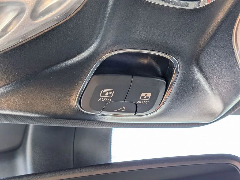 Used 2024 Gray Jeep Limited image 21