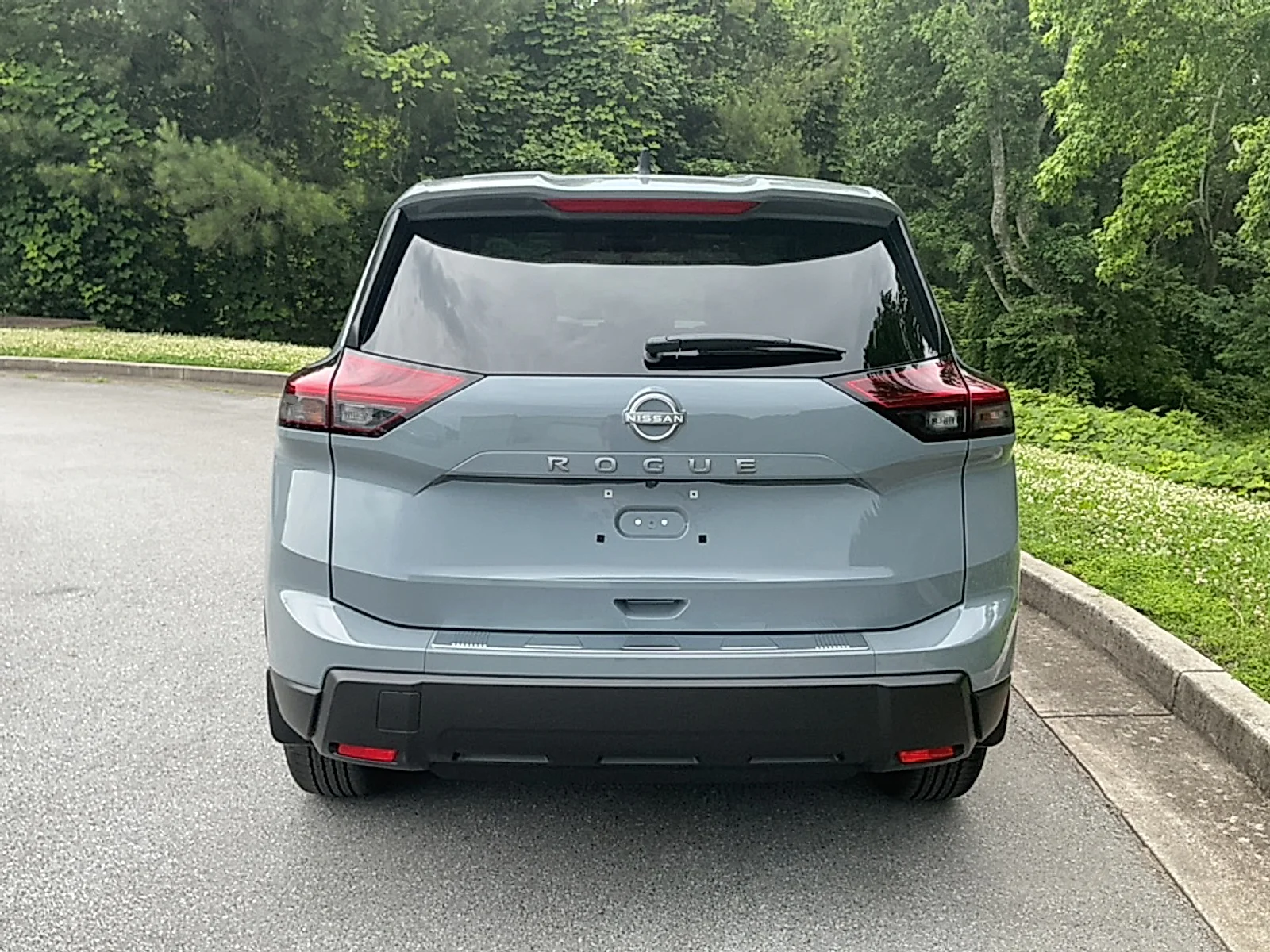 New 2026 Boulder Gray Pearl Nissan SV image 15