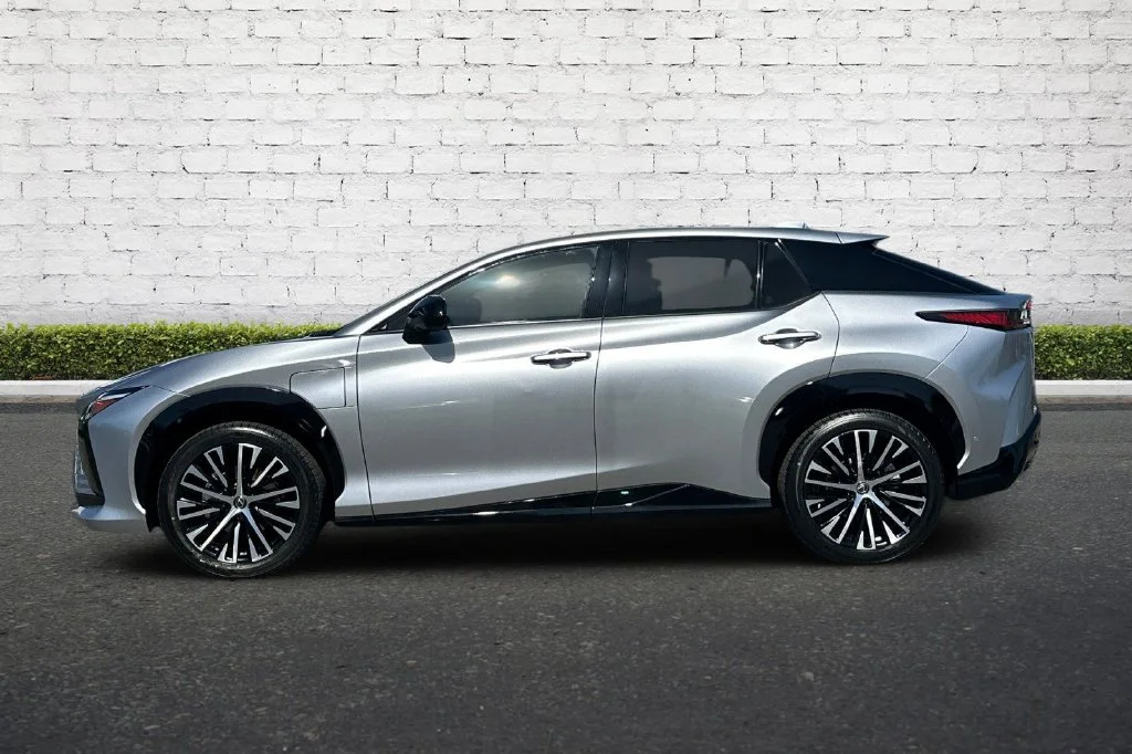Used 2023 Silver Lexus 450e Luxury image 7