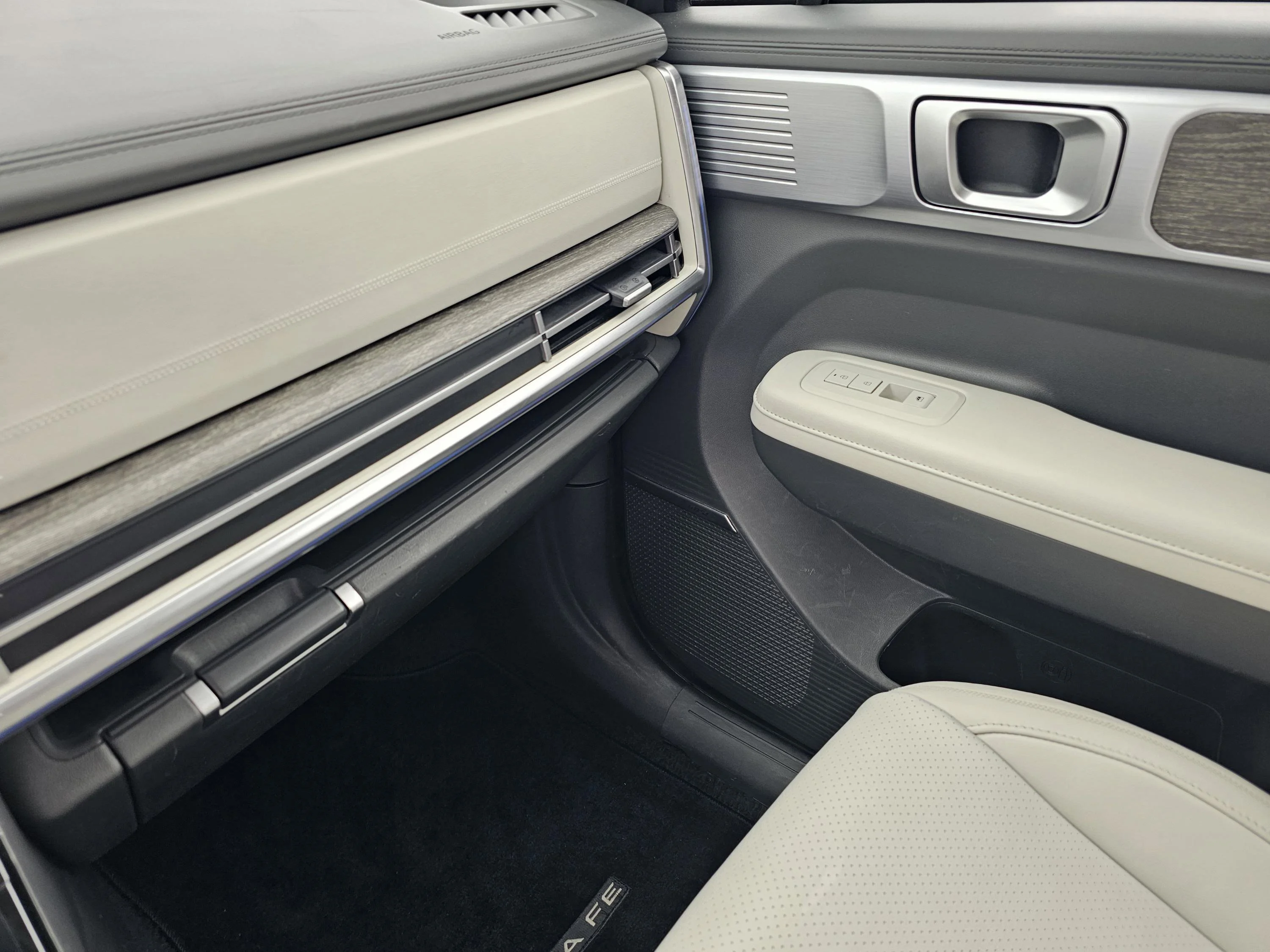 Used 2024 Hampton Gray Hyundai Calligraphy image 28