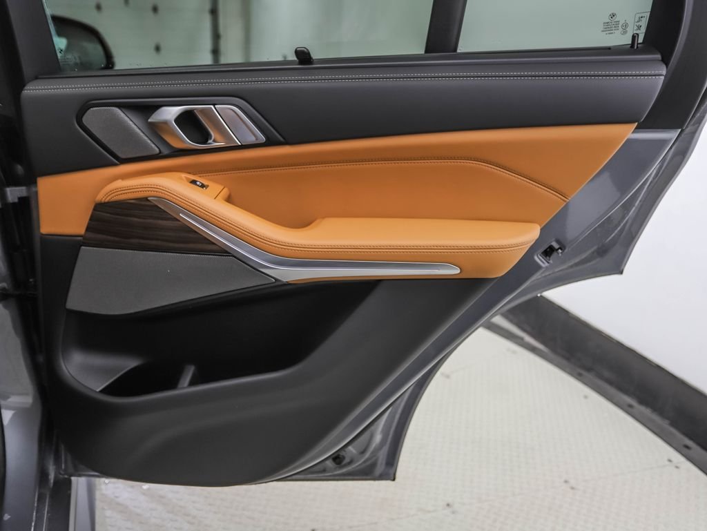 New 2026 Gray Metallic BMW xDrive40i image 25