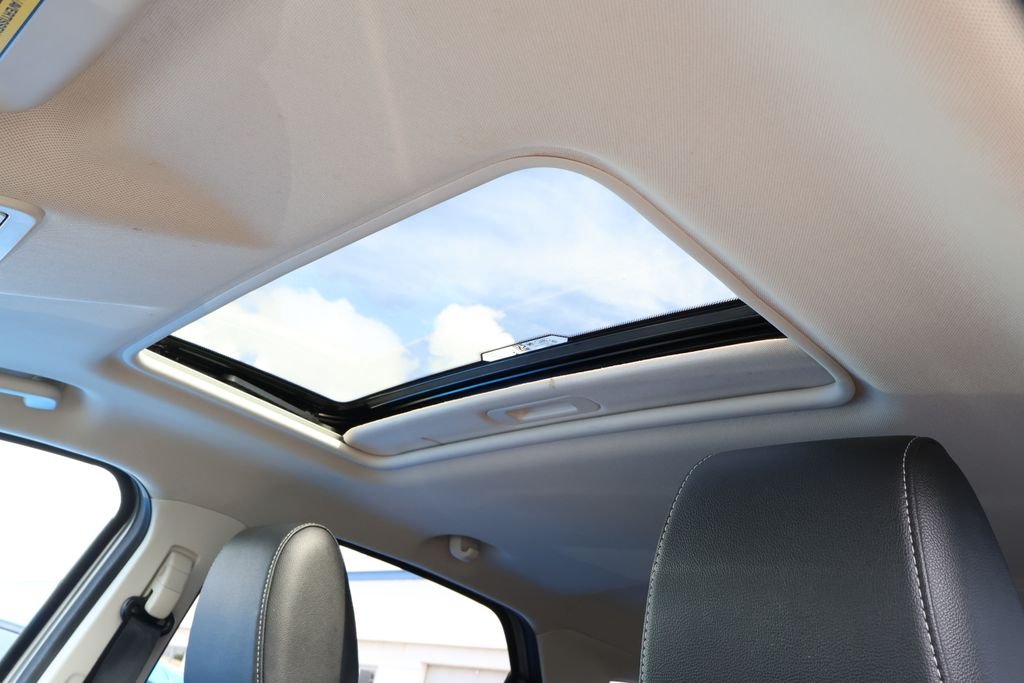 Used 2022 Silver Ford SES image 14