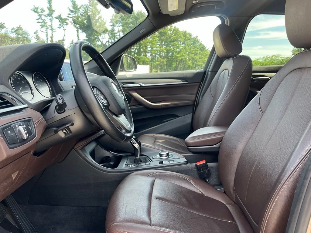 Used 2020 Beige BMW xDrive28i image 16