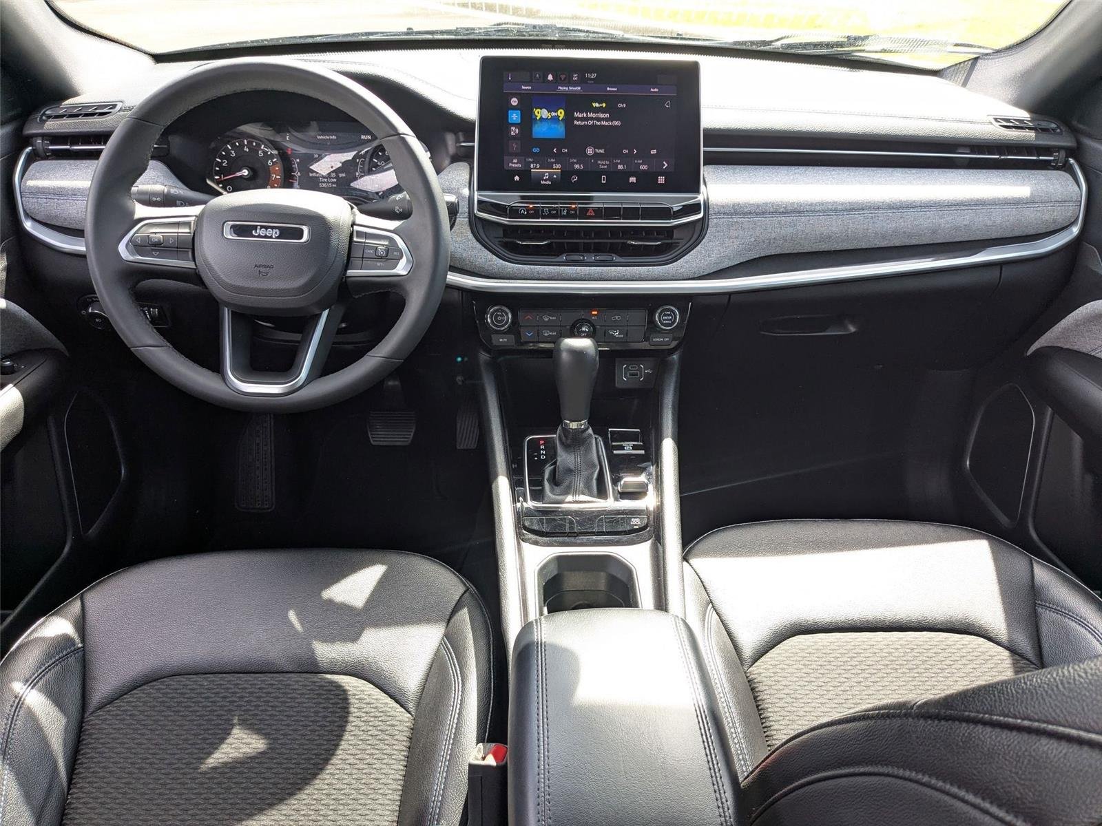 Used 2024 Diamond Black Crystal Pearlcoat Jeep Latitude image 24