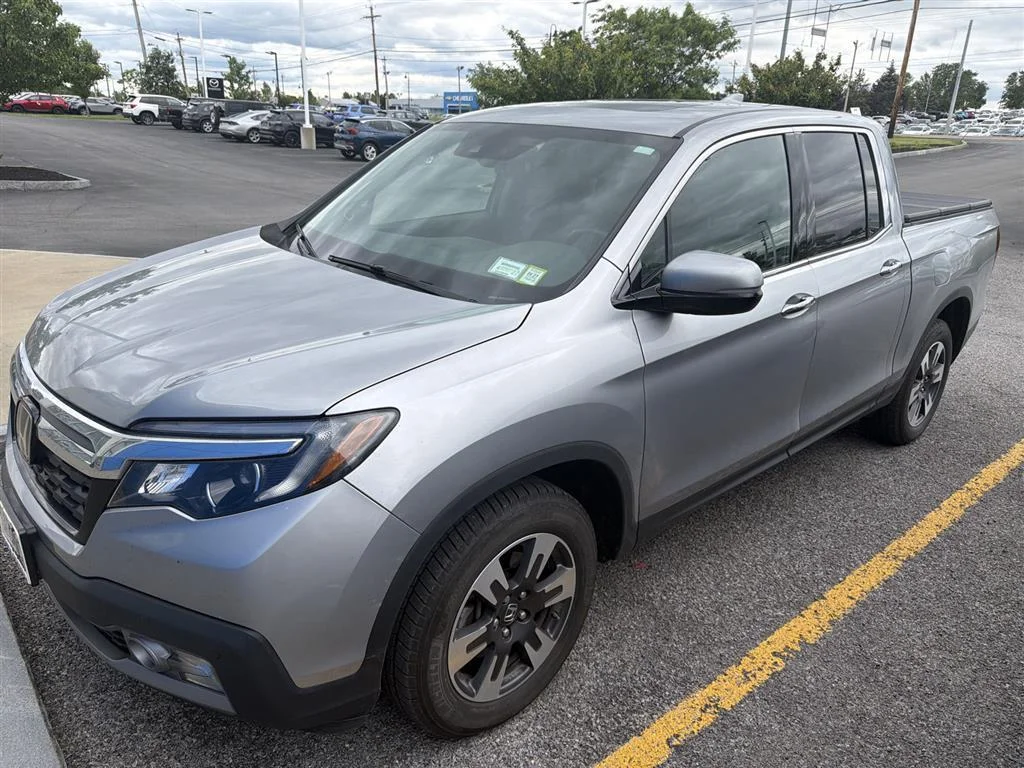 Used 2017 Modern Steel Metallic Honda RTL-E image 2