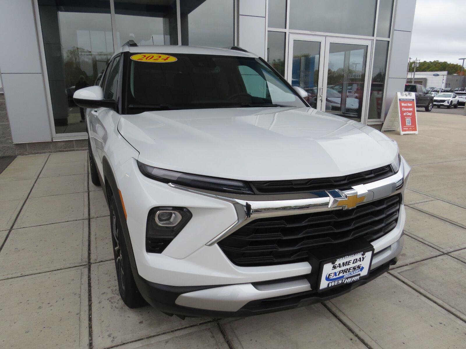 Used 2024 Summit White Chevrolet LT image 2
