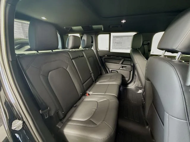 Used 2025 Black Land Rover S image 29