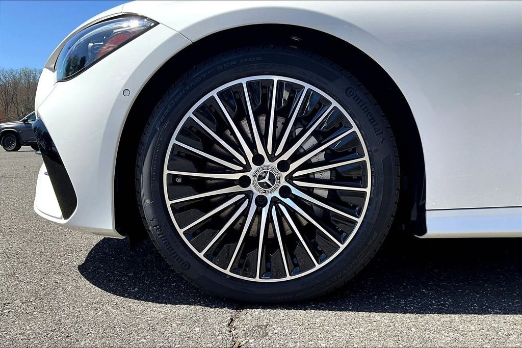 New 2026 Polar White Mercedes-Benz CLE 300 image 12