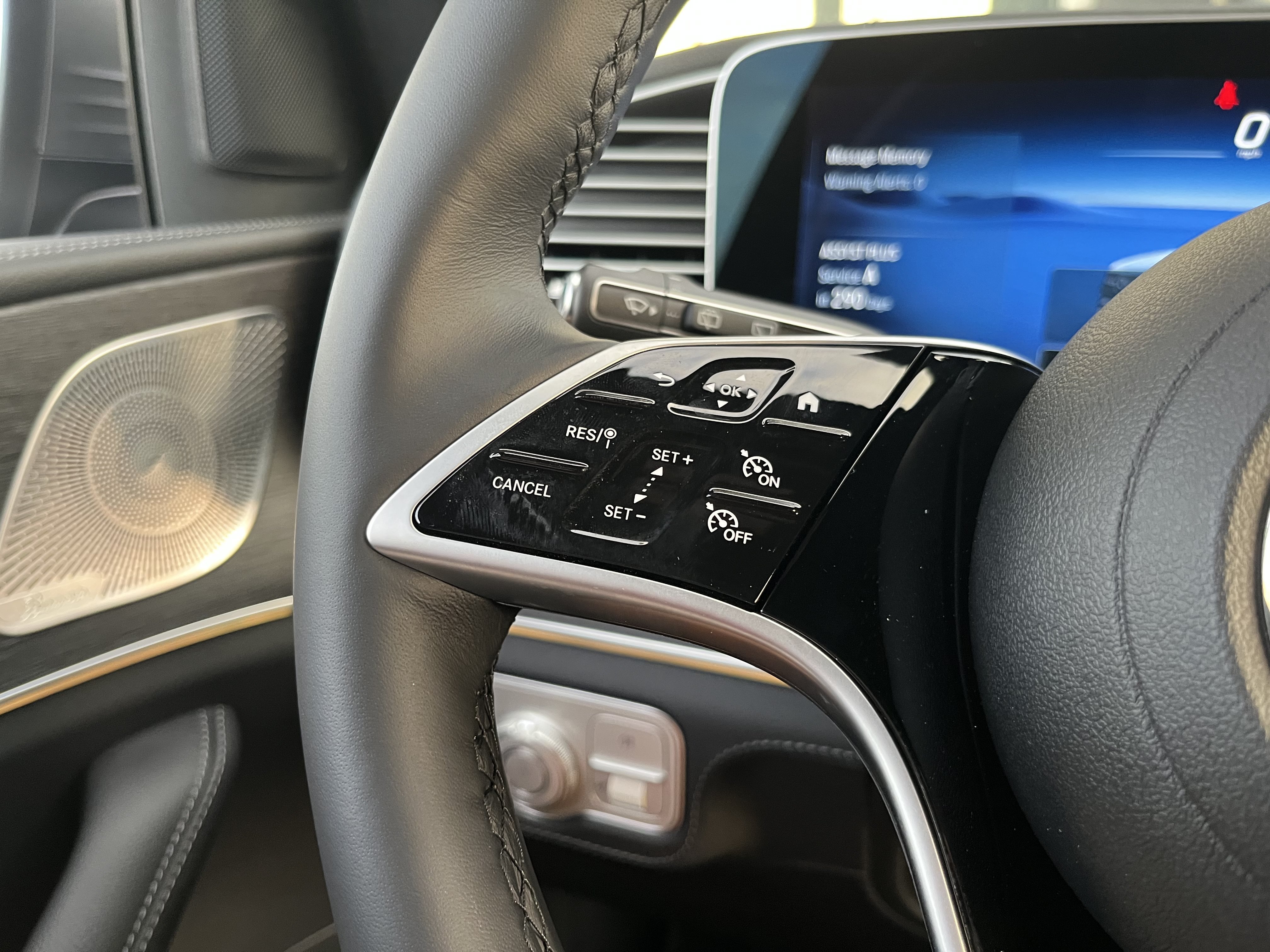 New 2026 SELENITE GREY Mercedes-Benz GLE 580 image 23