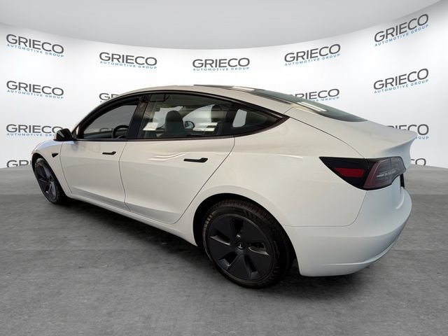 Used 2023 White Tesla Base image 9