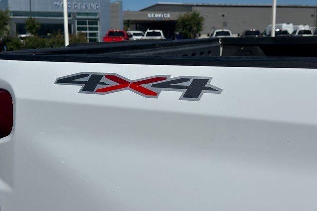 Used 2022 White Chevrolet LT image 7