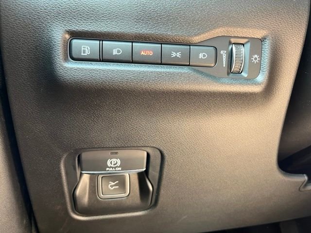 New 2026 Hydro Blue Pearlcoat Jeep Laredo image 36