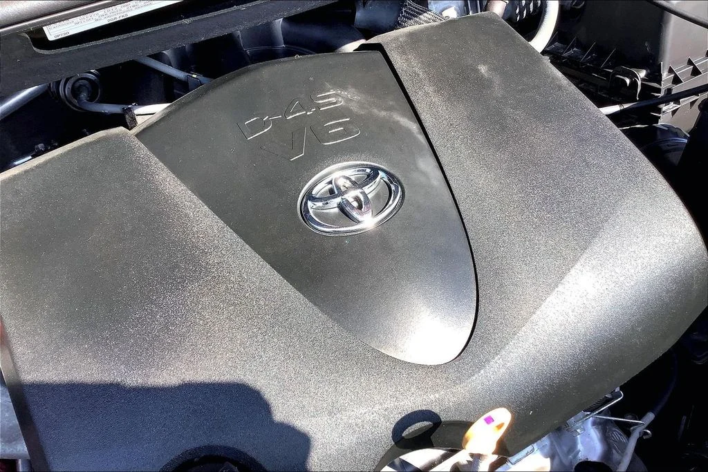 Used 2020 Red Toyota XLE image 37