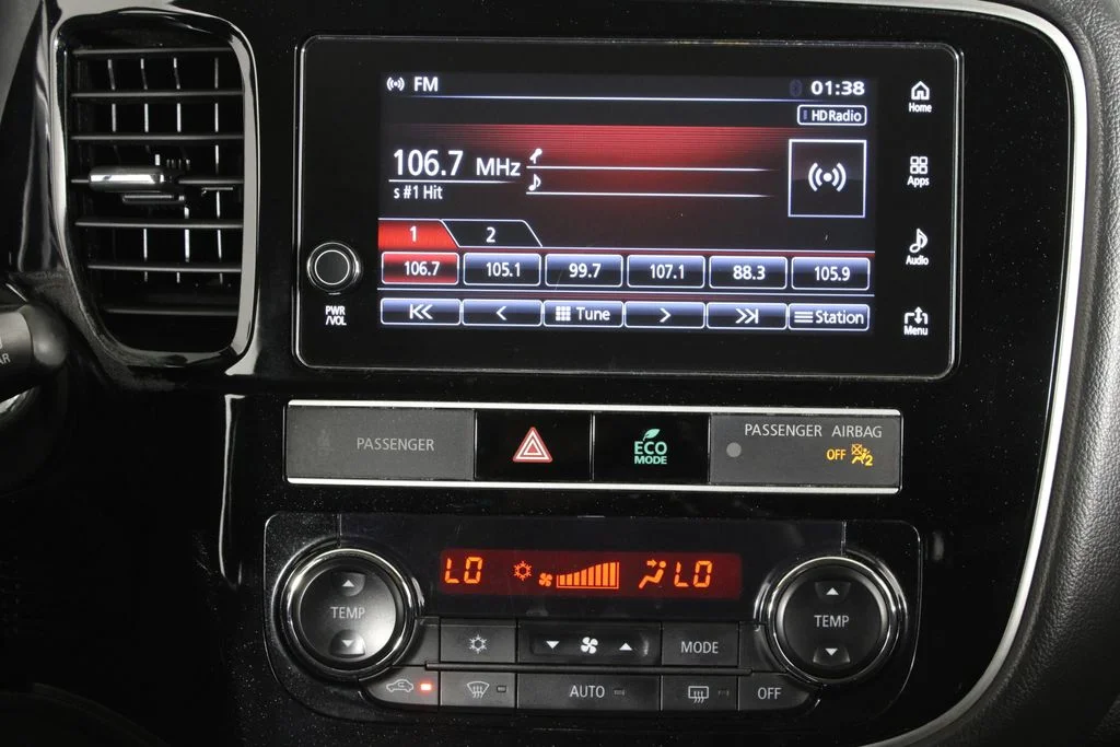 Used 2019 Red Mitsubishi ES image 8