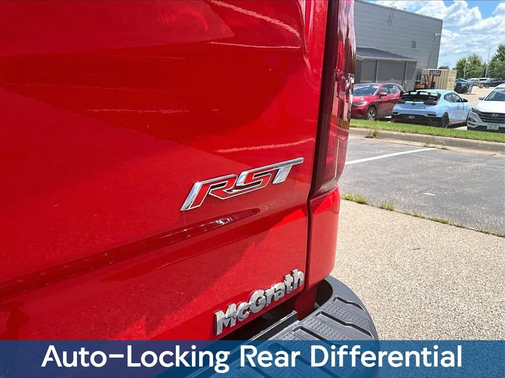 Used 2021 Red Chevrolet RST image 29