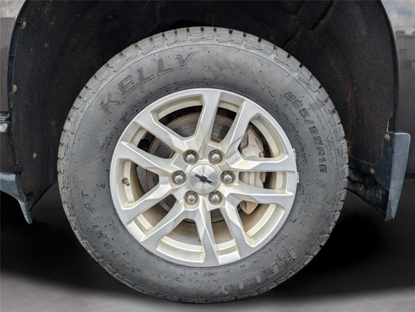 Used 2019 HAVANA BROWN METALLIC Chevrolet RST image 35