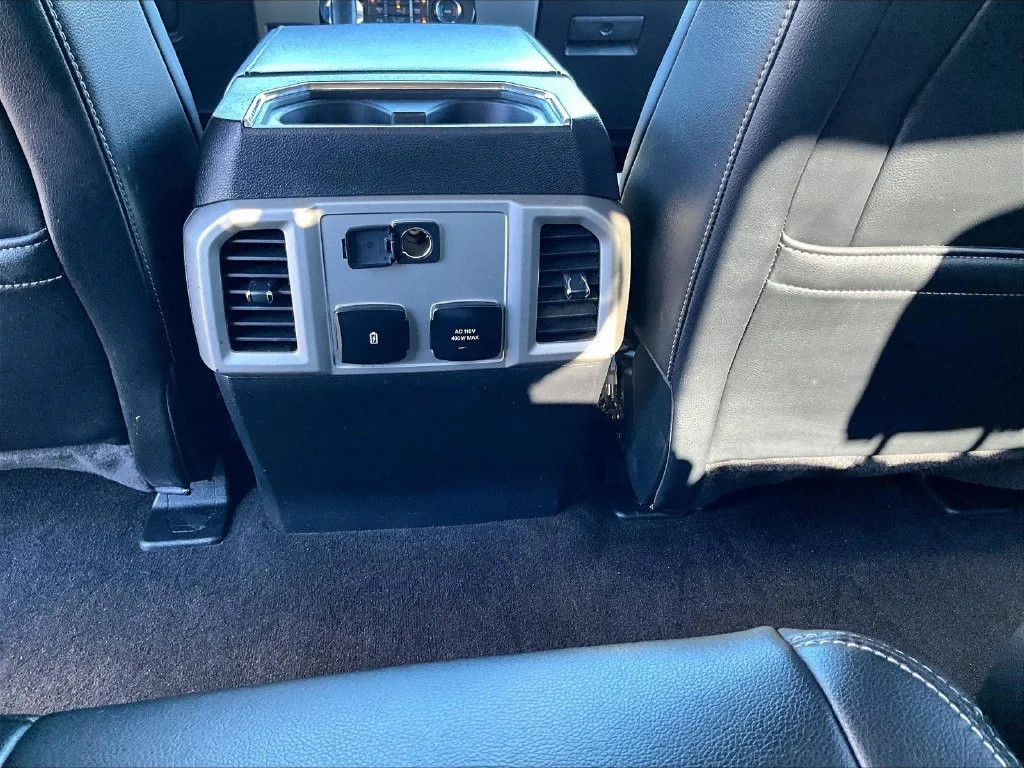 Used 2020 White Ford Lariat image 11