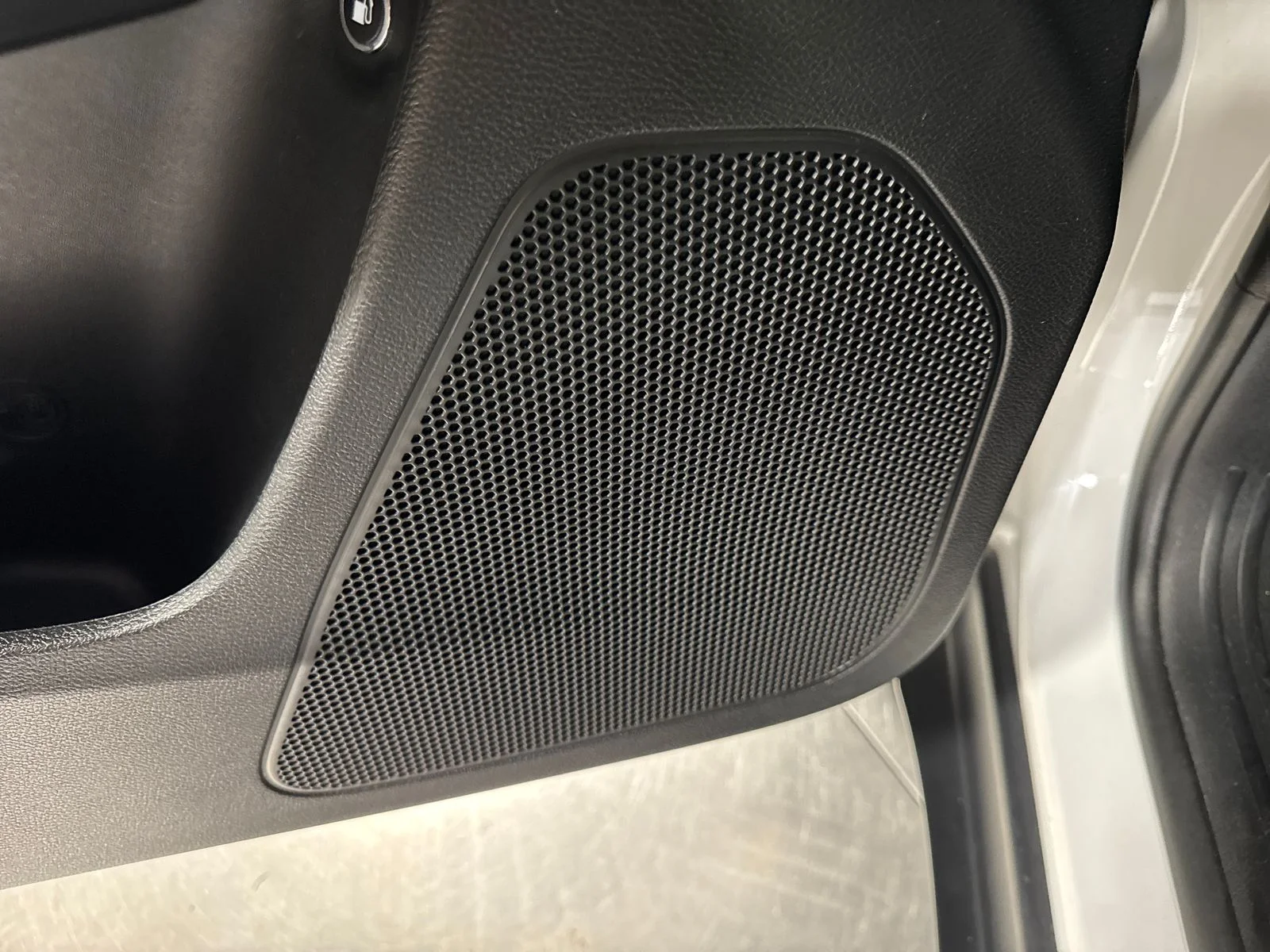 Used 2017 White Jeep Limited image 20