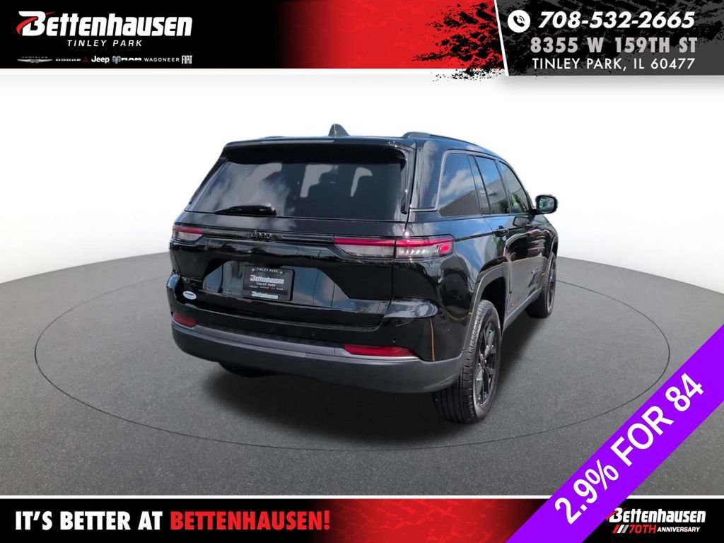 New 2026 Diamond Black Crystal Pearlcoat Jeep Altitude image 9