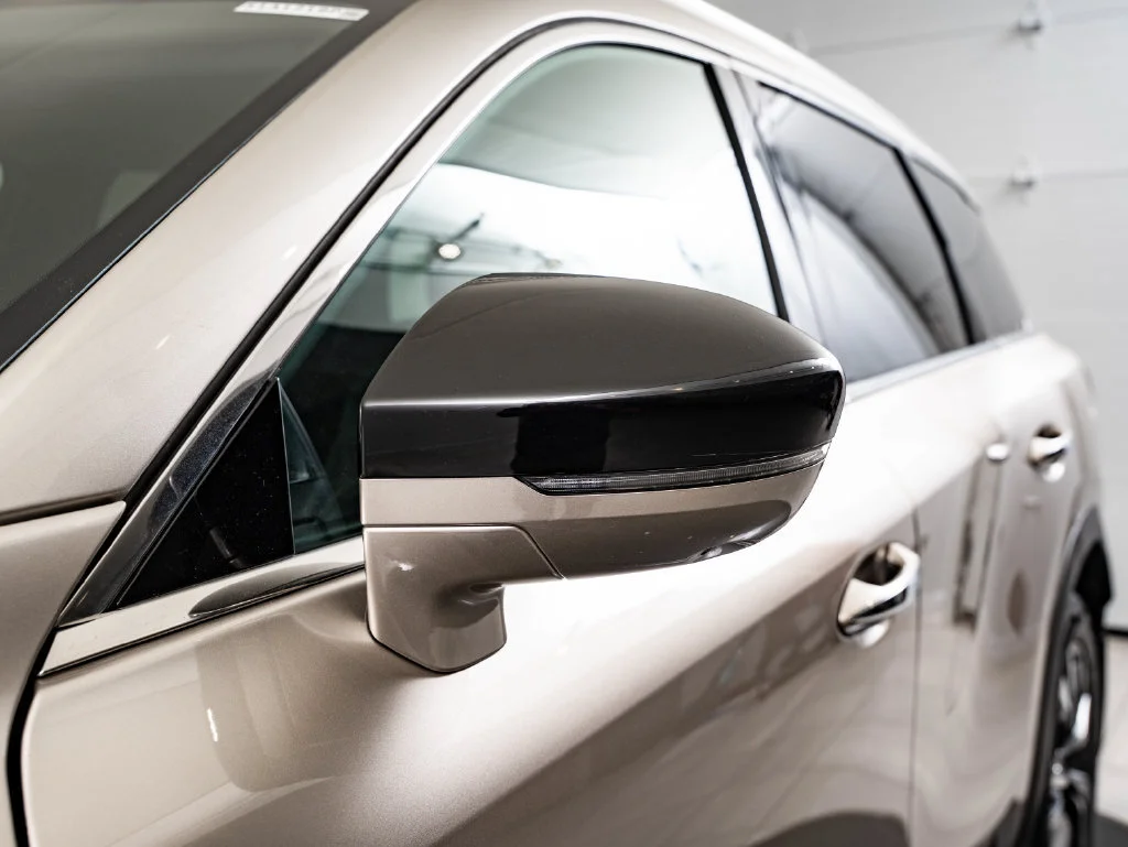 Used 2025 Warm Titanium INFINITI LUXE image 17