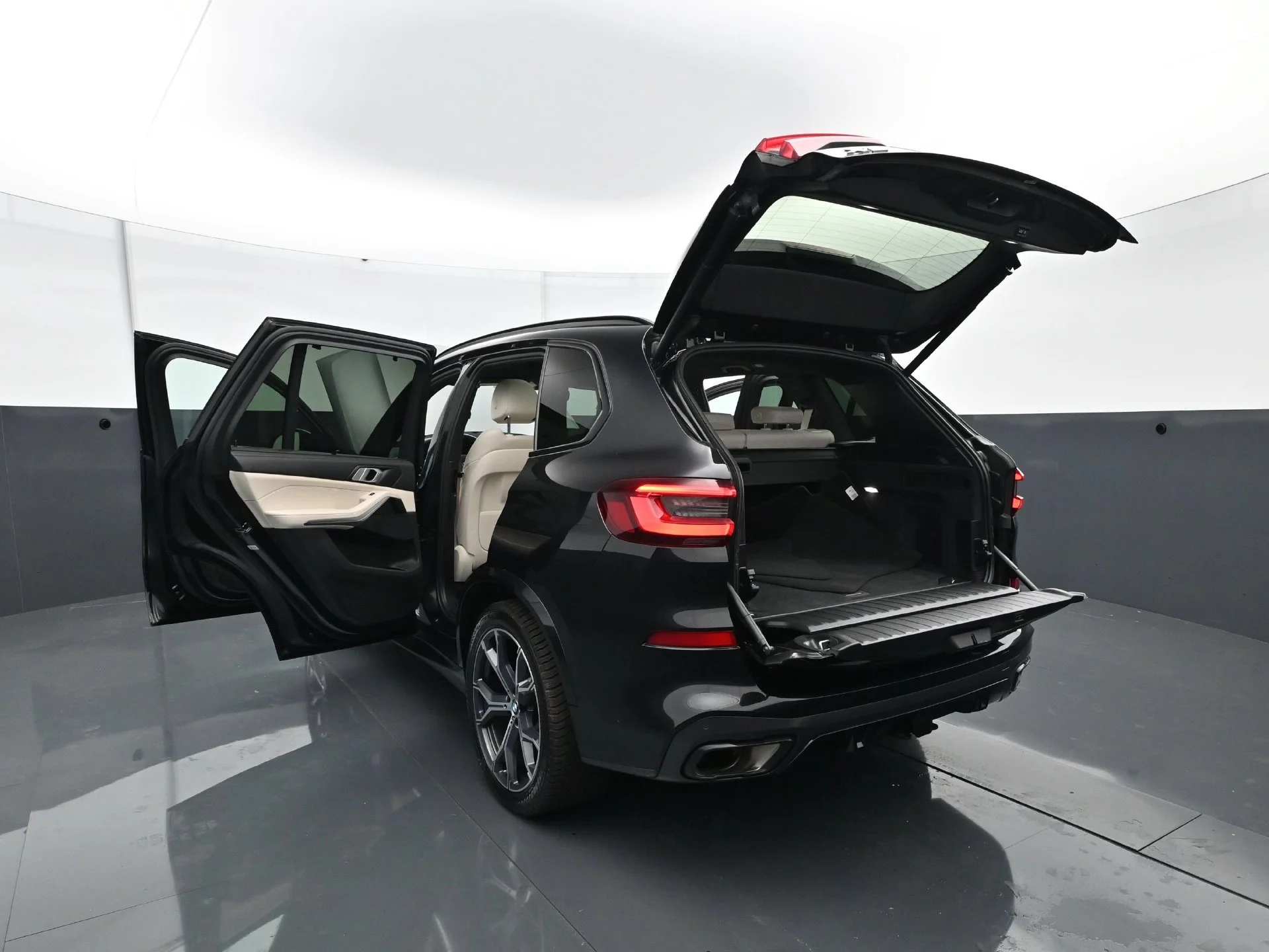 Used 2022 Black Sapphire Metallic BMW xDrive40i image 34