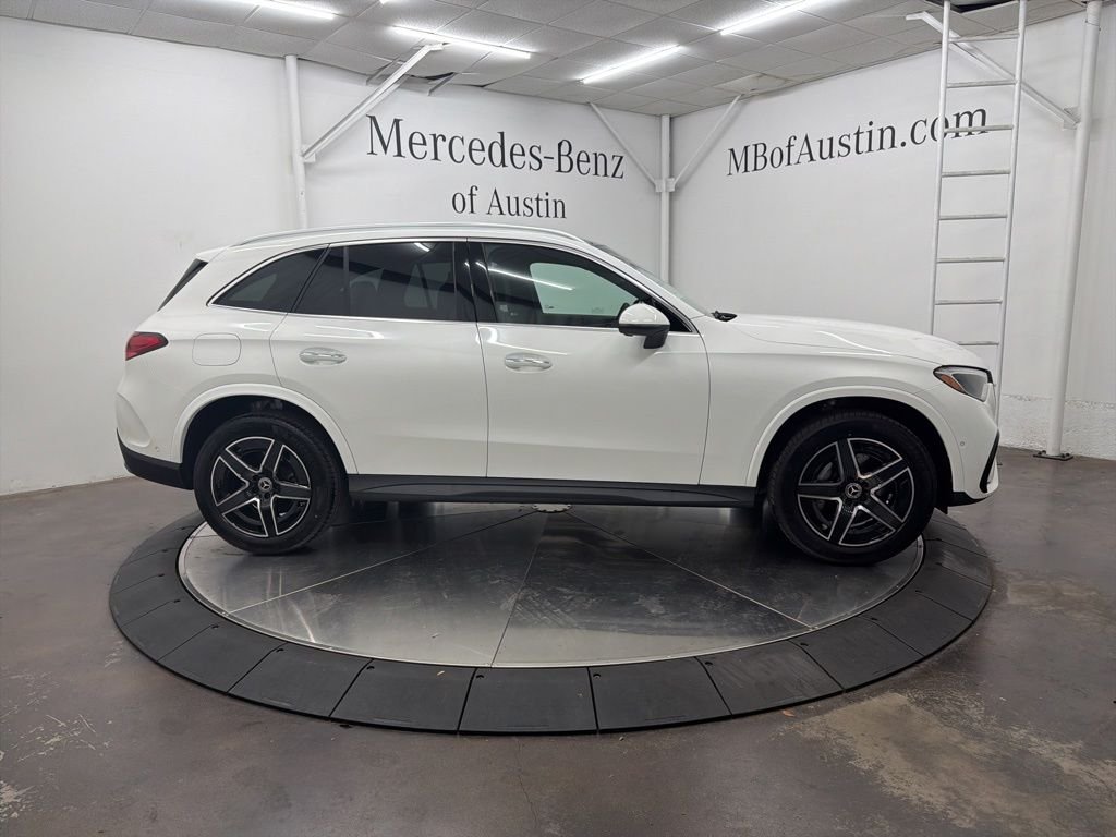 New 2026 Polar White Mercedes-Benz GLC 300 image 8
