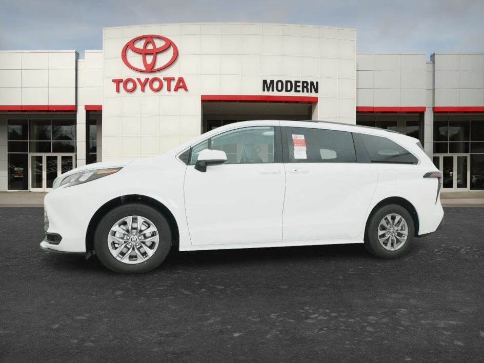 New 2026 Ice Cap Toyota LE image 16