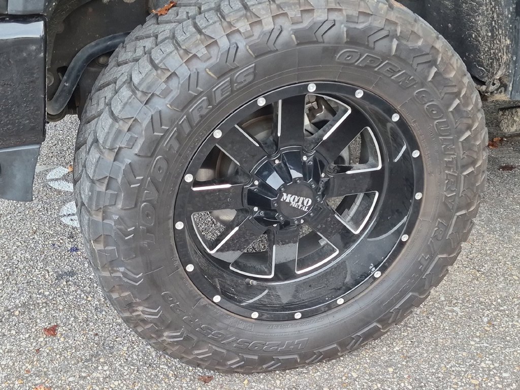 Used 2021 Black Chevrolet High Country image 6