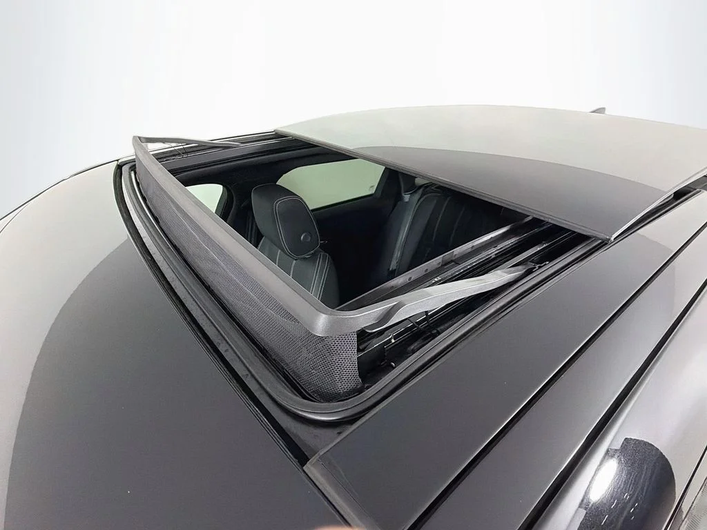 Used 2022 Black Land Rover S image 22