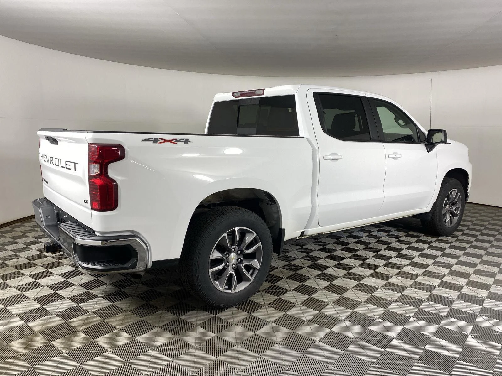 Used 2021 SUMMIT WHITE Chevrolet LT image 7