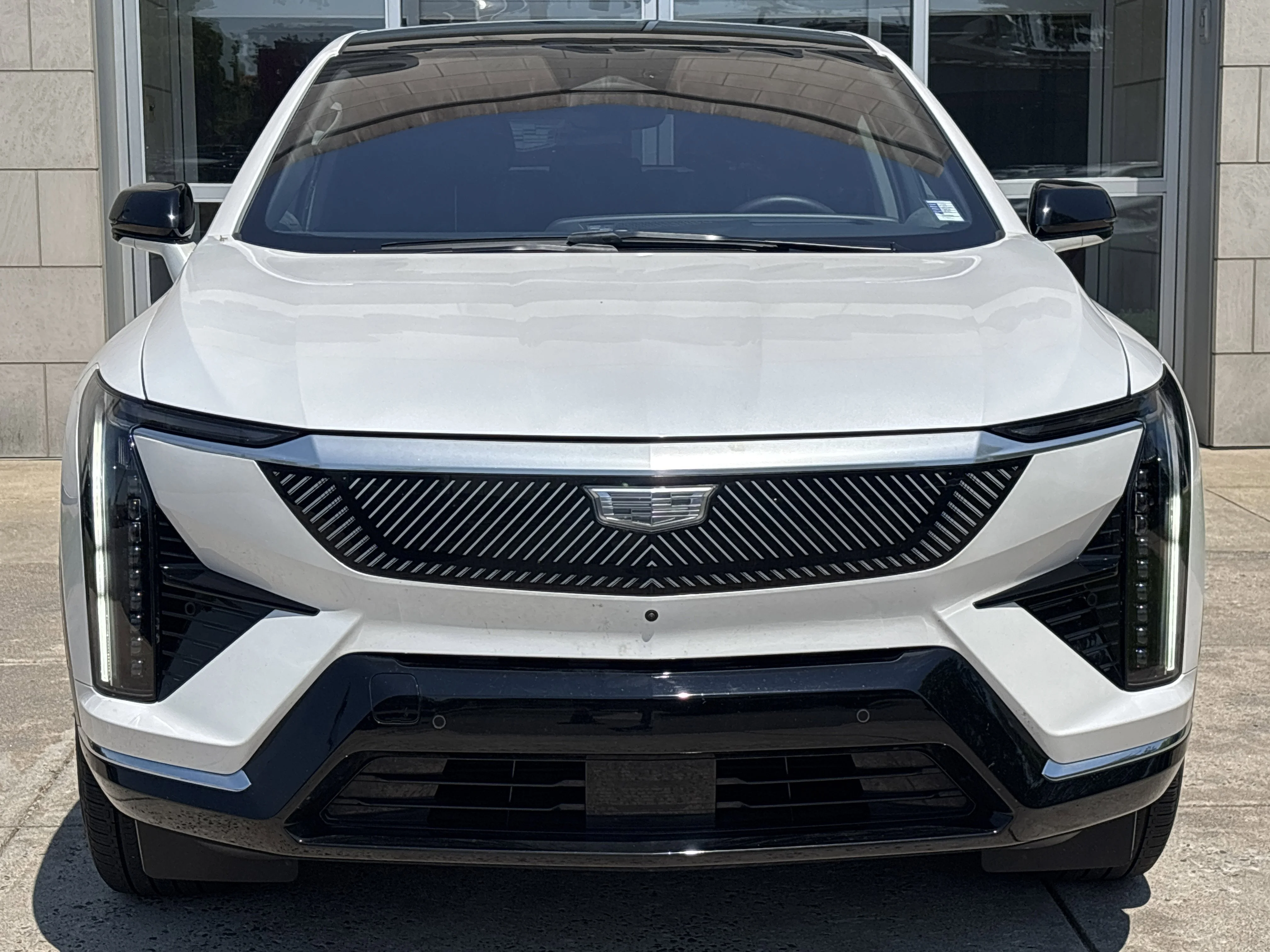 Used 2025 Crystal White Tricoat Cadillac Luxury image 14