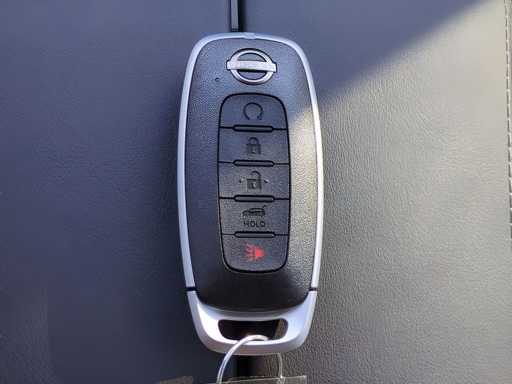 New 2026 White Nissan Platinum image 32