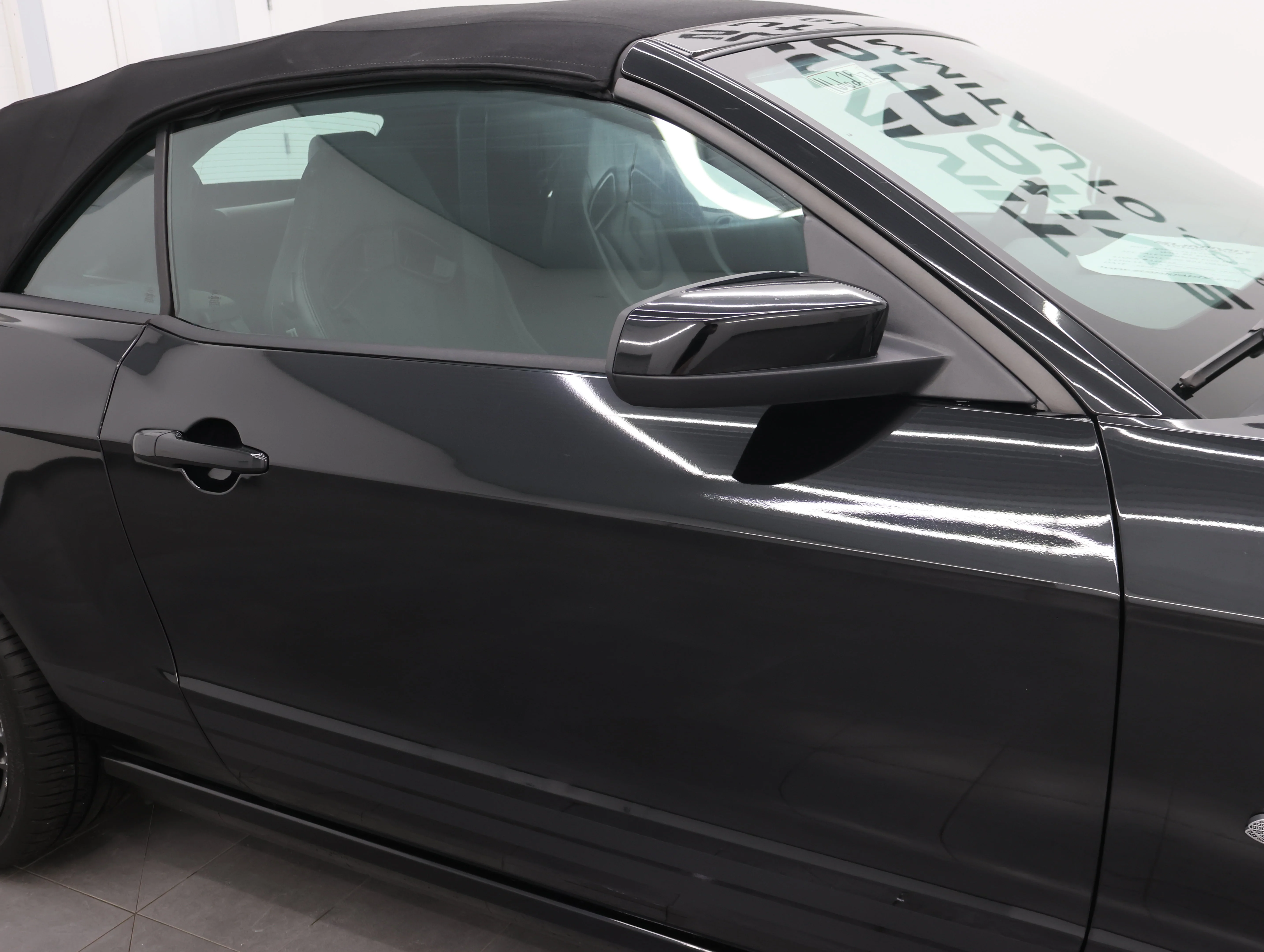 Used 2014 Black Ford Shelby GT500 image 23