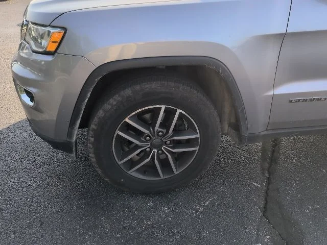 Used 2020 Silver Jeep Limited image 4