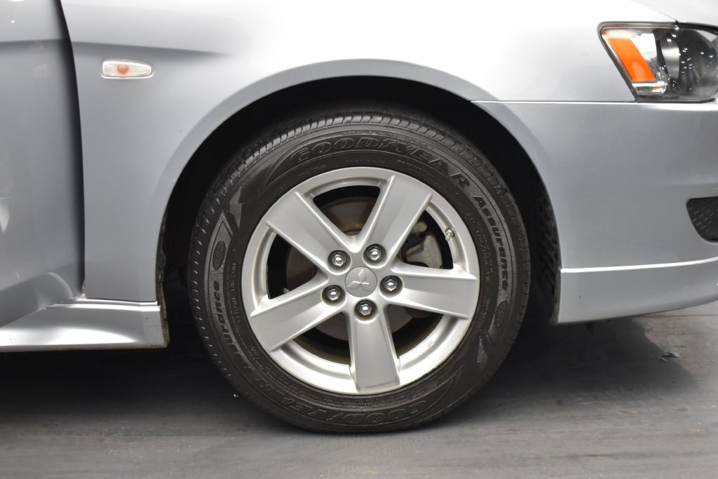 Used 2009 White Mitsubishi ES image 5