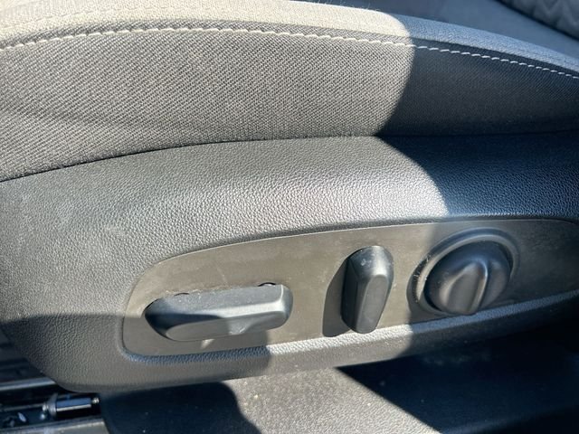 2022 Chevrolet Equinox LS - Photo 16