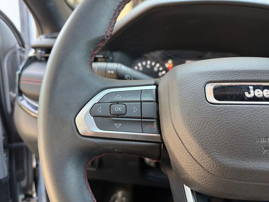 Used 2025 Silver Jeep Trailhawk image 24