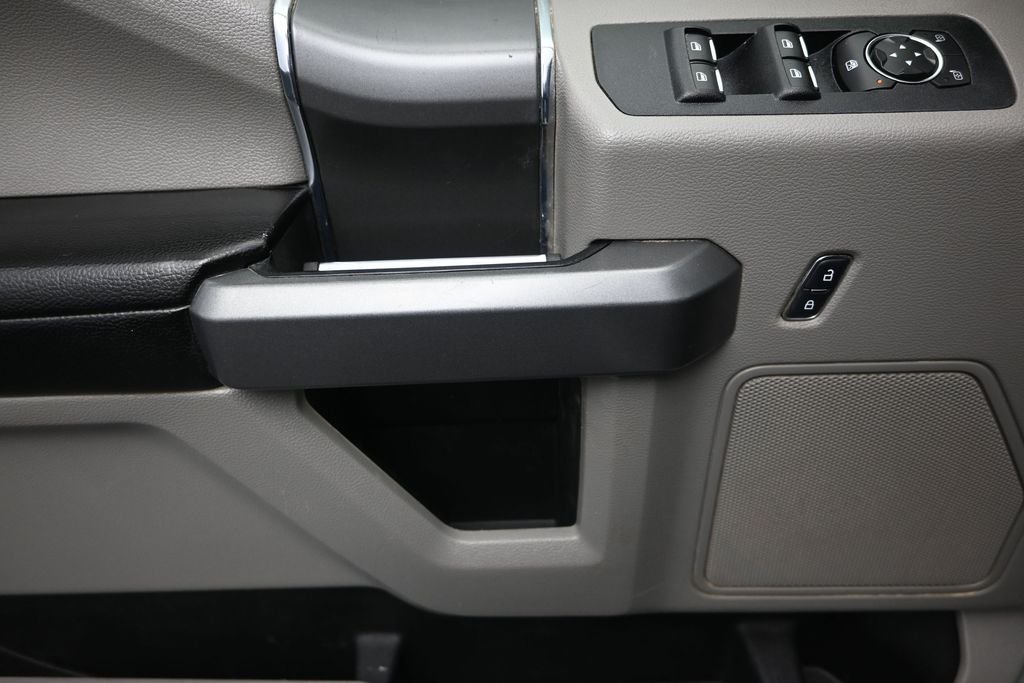 Used 2019 White Ford XLT image 11