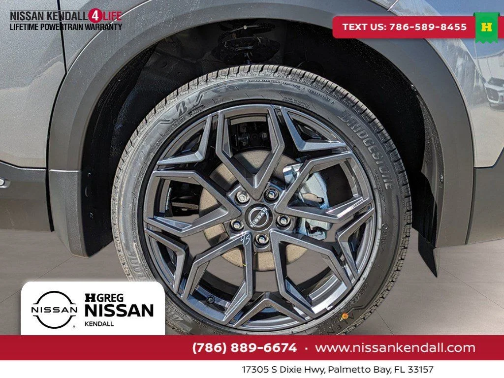 New 2026 Gun Metallic / Scarlet Ember Tintcoat Two-tone Nissan SR image 9