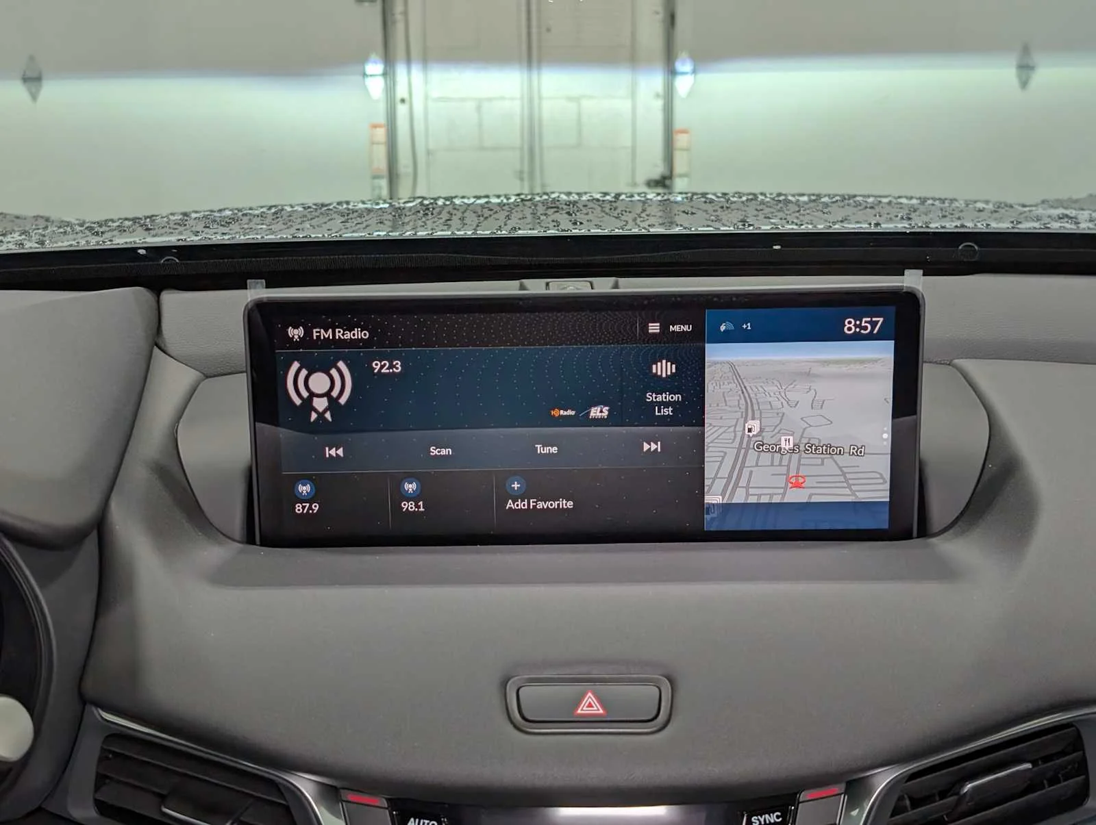 Used 2025 Liquid Carbon Metallic Acura w/Technology Package image 17