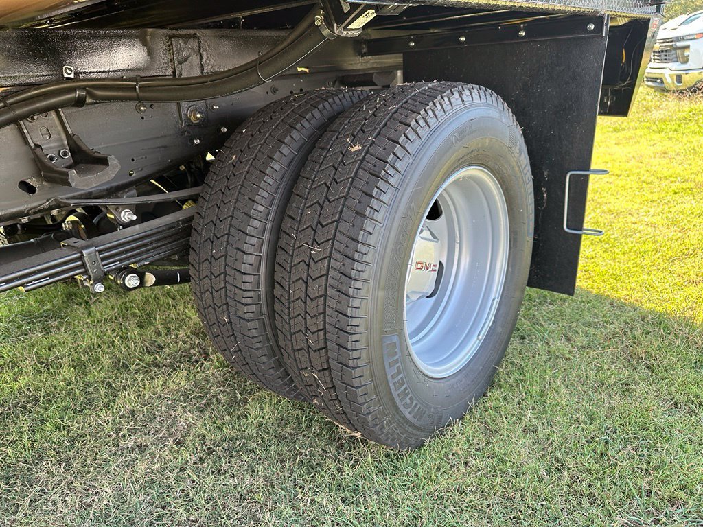 2026 GMC Sierra 3500 Chassis Cab Pro - Photo 11