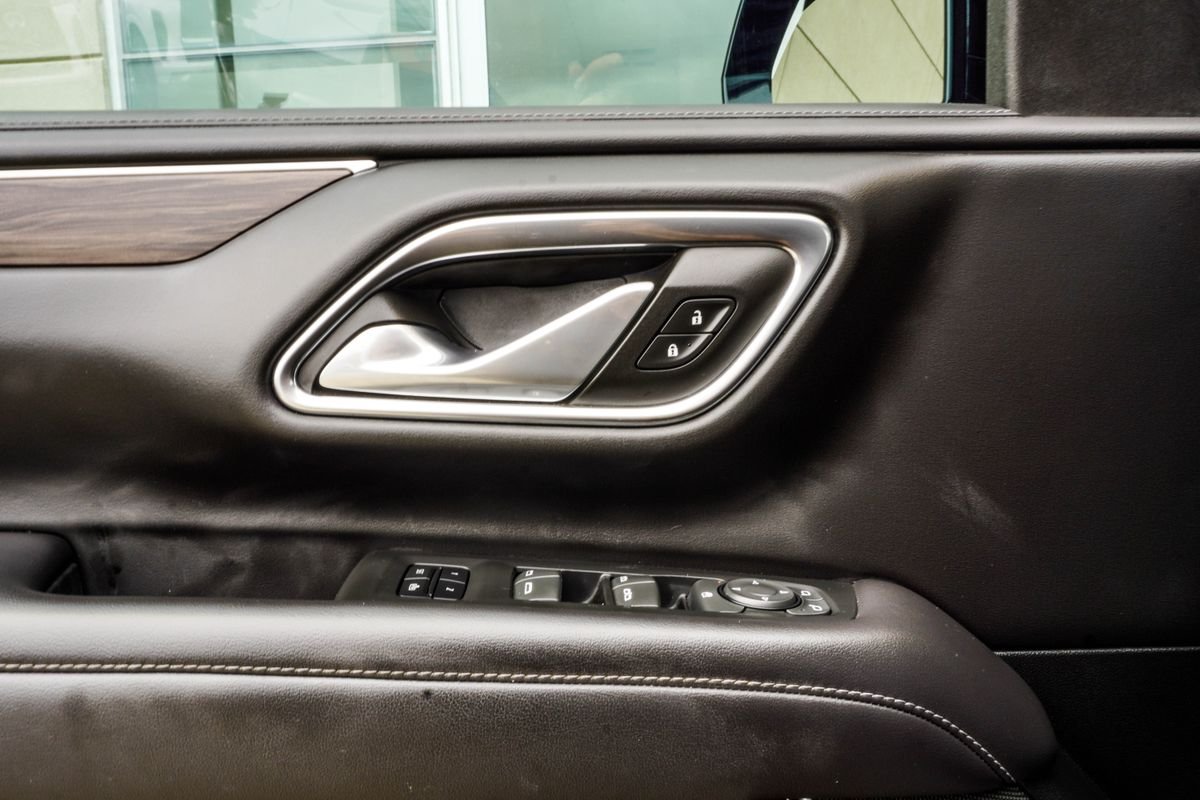 Used 2021 Black Chevrolet Z71 image 36