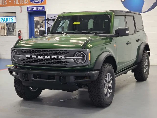 New 2025 Green Ford Badlands image 9