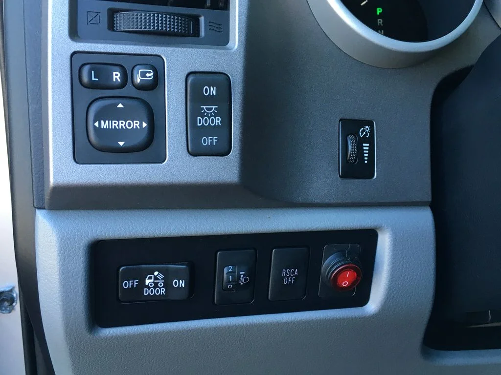 Used 2010 Silver Toyota Limited image 21