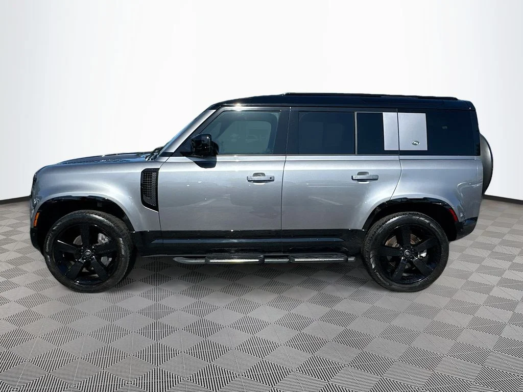 Used 2024  Land Rover X-Dynamic SE image 9