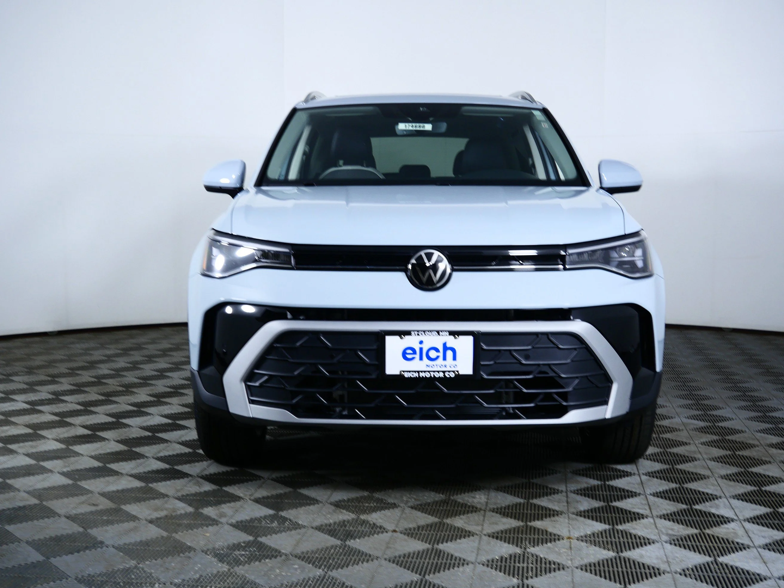 New 2026 Monument Gray Volkswagen SE image 2